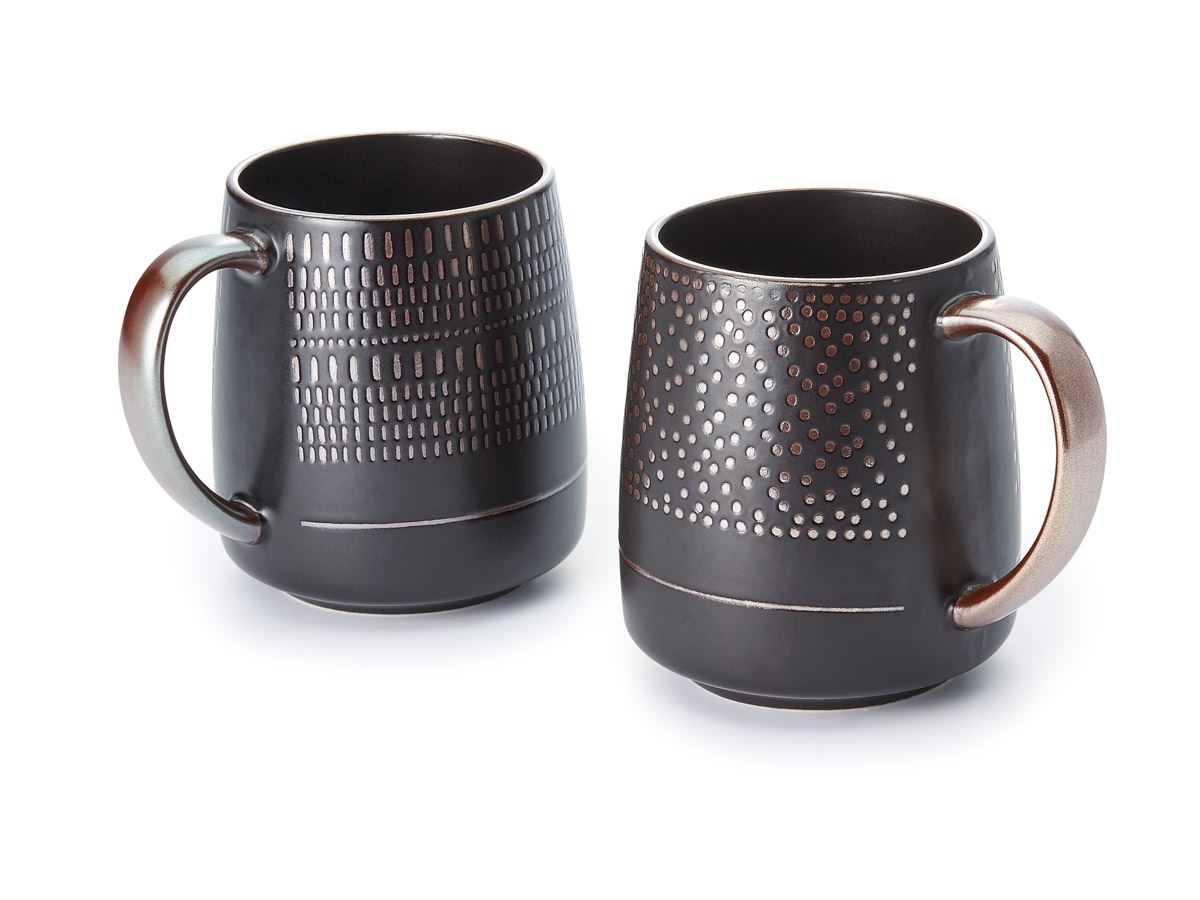 Keramikbecher Jarl 0,5 l mit Reliefstruktur und kupferfarbenem Dekor, Modern Black Stil