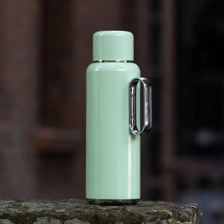 Thermoskanne 800 ml in Mintgrün mit Aluminiumdeckel und Druckknopföffnung


